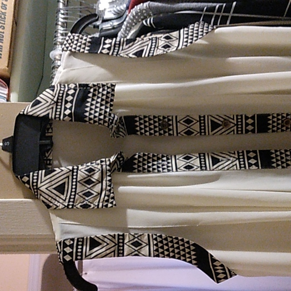 Papillon Sleeveless Button Up, Size S